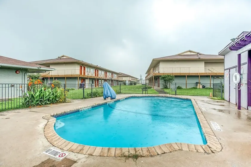 Studio Suites - Image 1