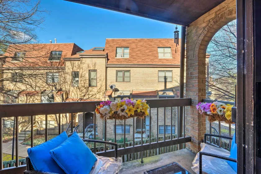 Washington DC Townhome 4 Mi to National Mall! - Image 1