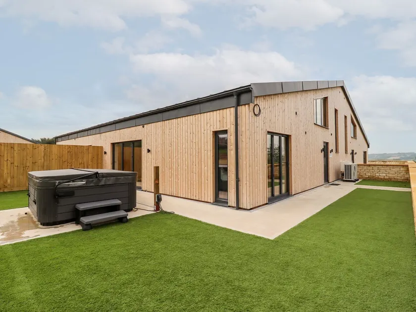 3 Bears Court Barn Conversion in Little Rissington - Image 1