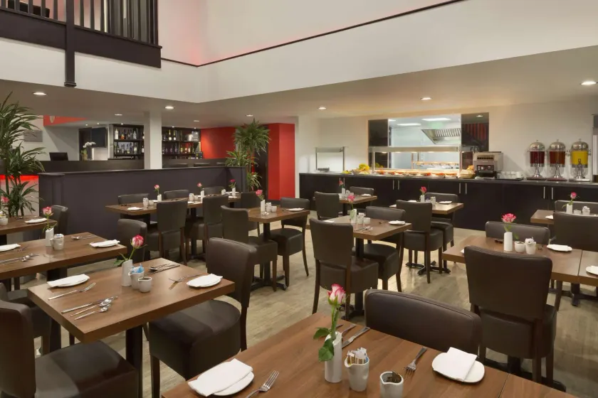 Ramada Oxford - Image 1