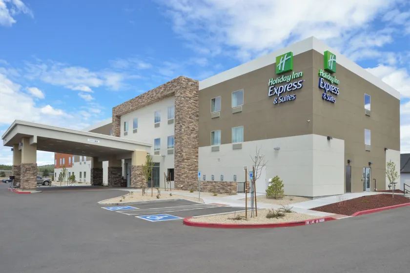 Holiday Inn Express & Suites Williams by IHG - Image 1