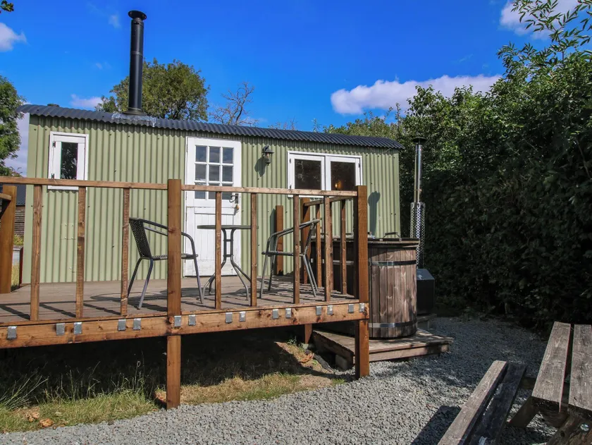 Aston - Shepherd Hut - Image 1