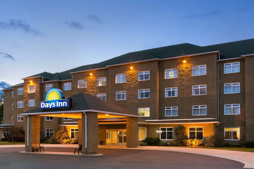 Days Inn by Wyndham Oromocto Conference Centre - Image 1