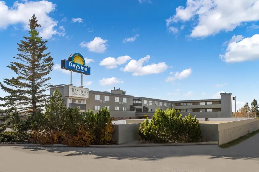 Days Inn by Wyndham Airdrie - Image 1