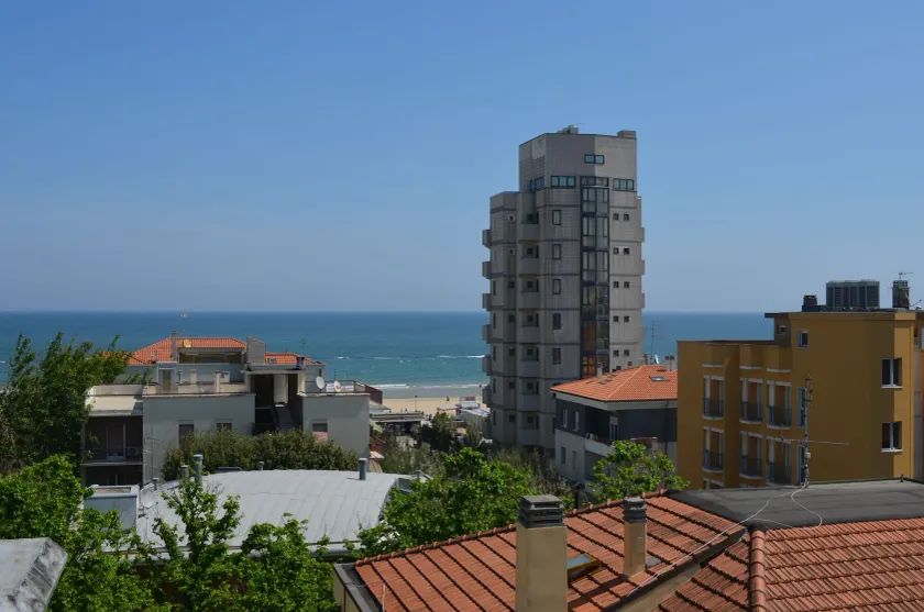 Hotel Capitol - Image 1