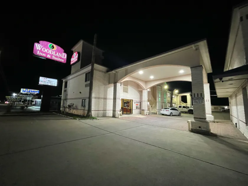 Woodland Inn & Suites - Image 1