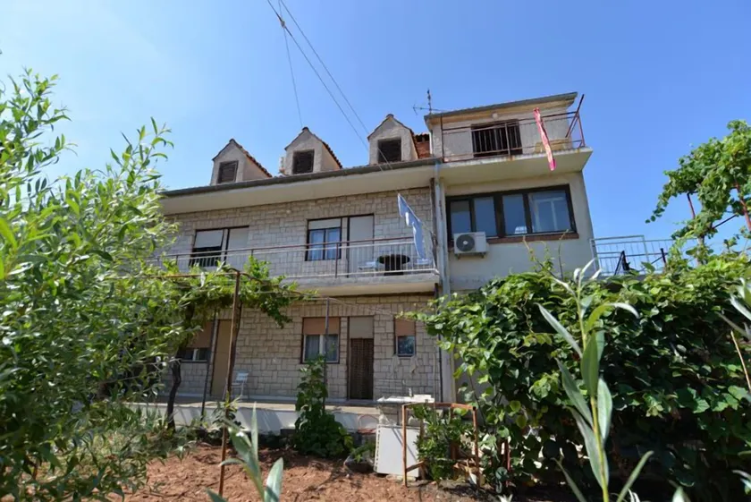 Apartment 695 - Image 1