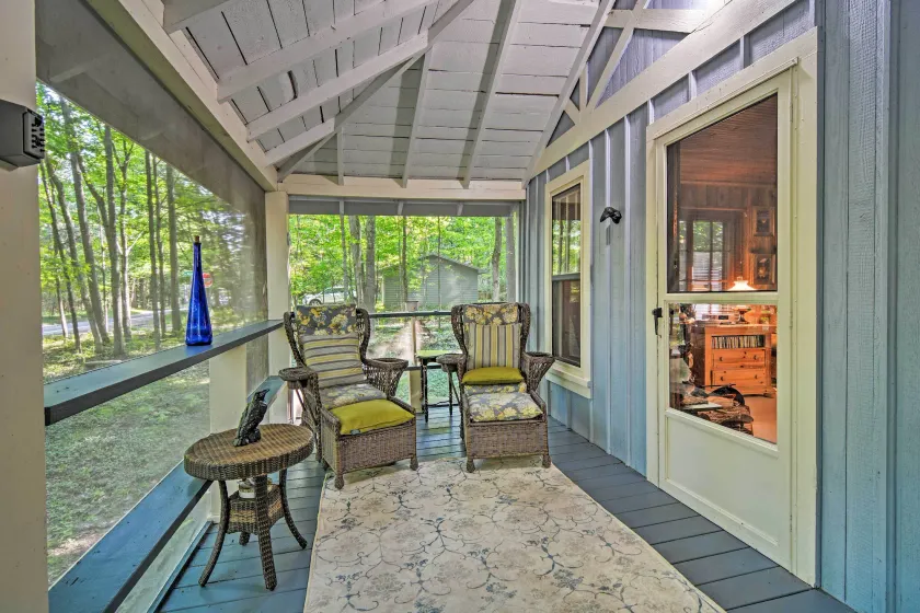 Pet-Friendly 'One Crow Cottage' in Harbor Springs! - Image 1