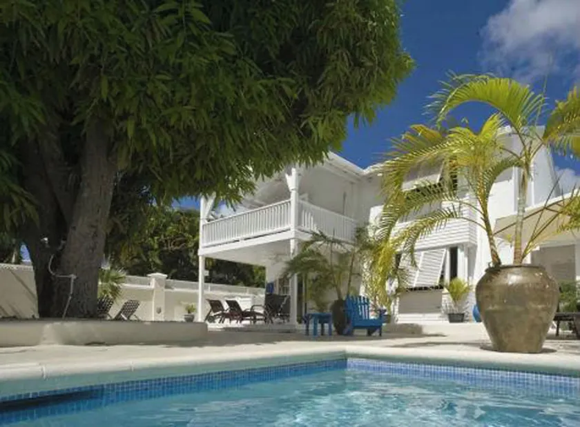This Enchanting 3 Bedroom, 2 Bathroom Townhouse is Nestled Mere Moments Away fro - Image 1