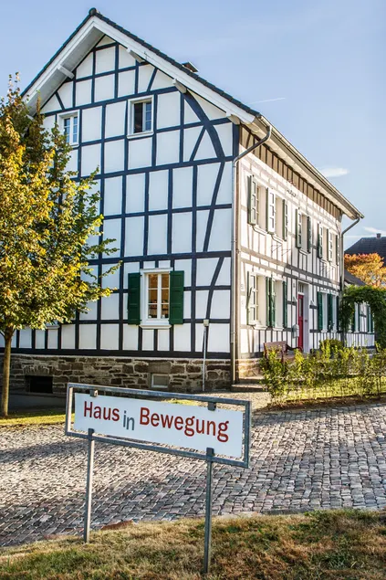 Haus in Bewegung - Image 1