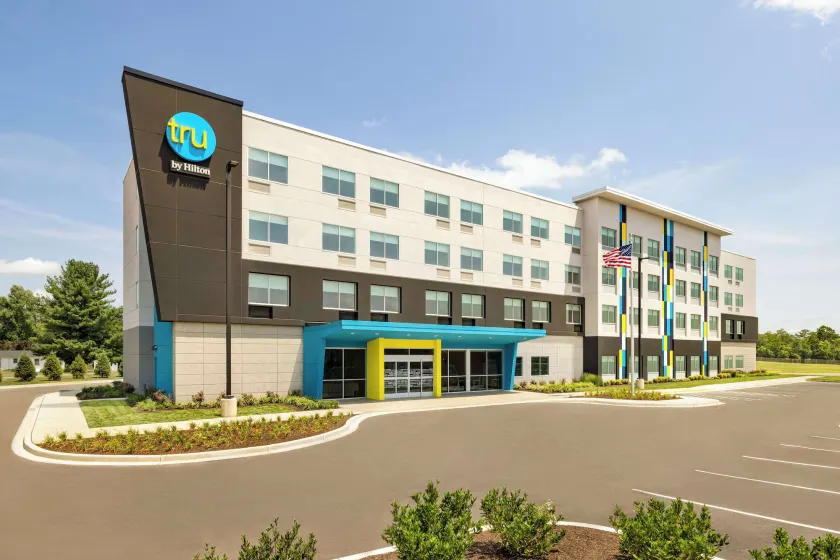 Tru By Hilton Martinsburg - Image 1