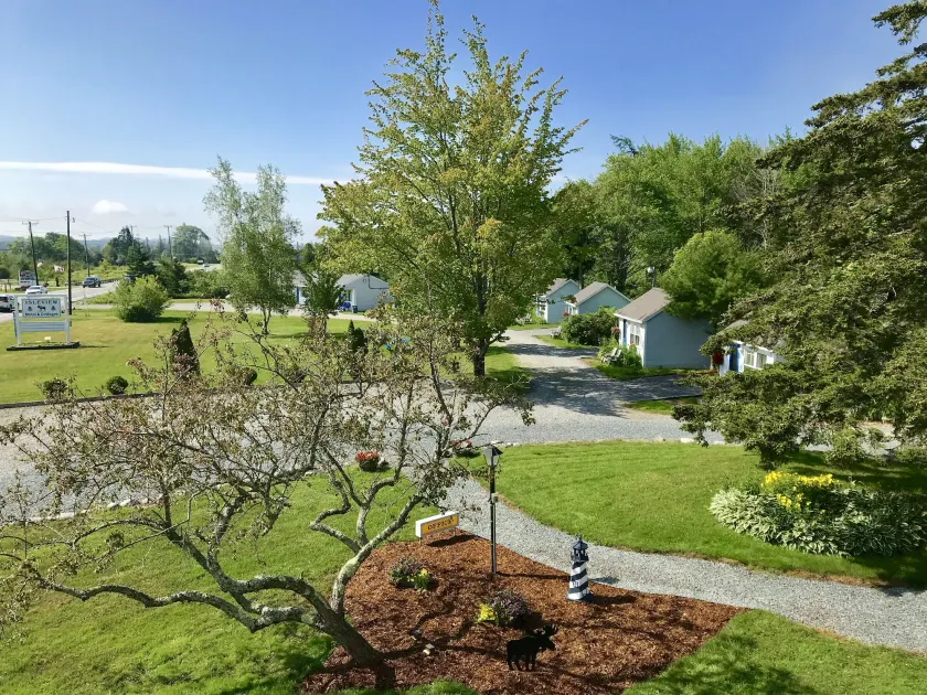 Isleview Motel and Cottages - Image 1
