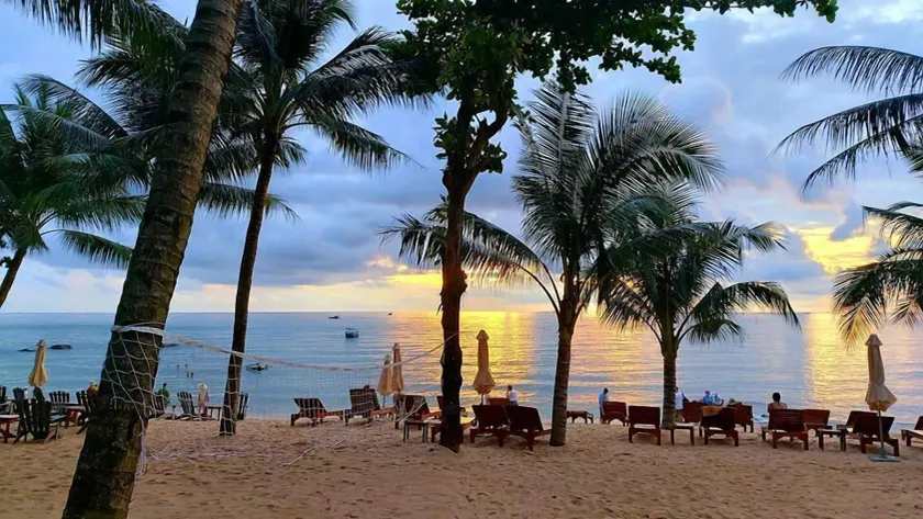 Vida Loca Sunset Beach Resort - Image 1