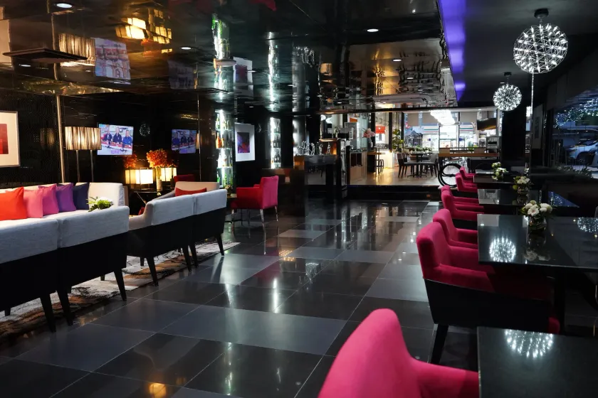 Arize Hotel Sukhumvit - Lobby-lounge