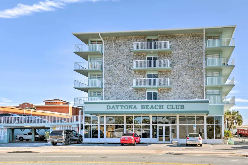 Direct Oceanfront With Balcony - Image 1
