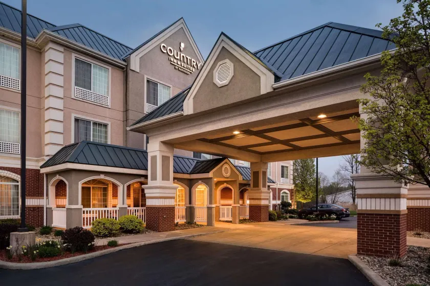 Country Inn & Suites by Radisson, Michigan City, IN - Image 1