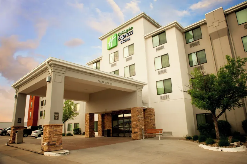 Holiday Inn Express Hotel & Suites Norfolk by IHG - Image 1