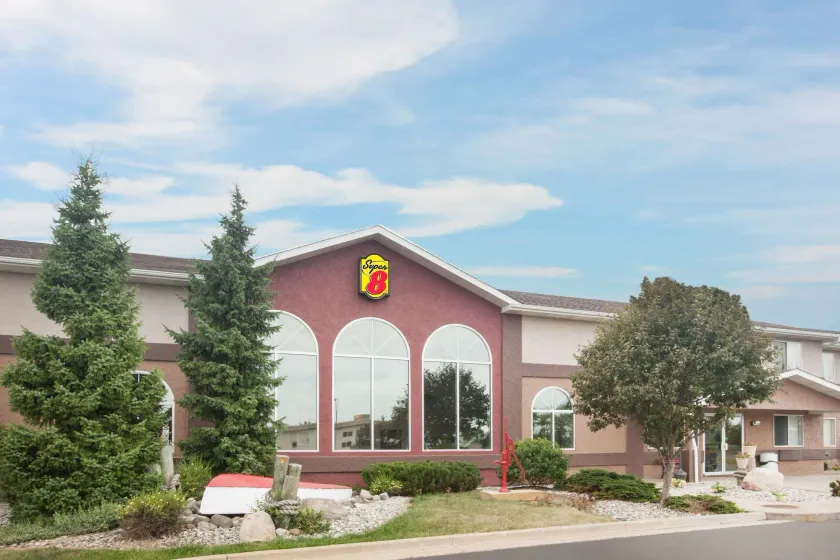 Super 8 by Wyndham West Branch - Image 1