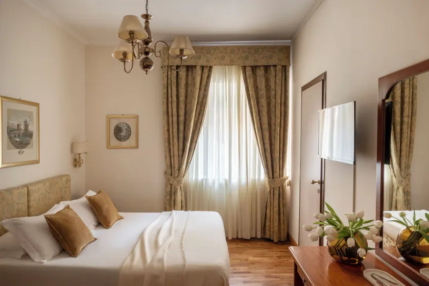 Hotel Cortina - Image 1