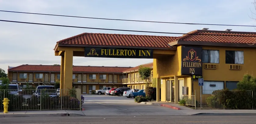 Fullerton Inn - Image 1