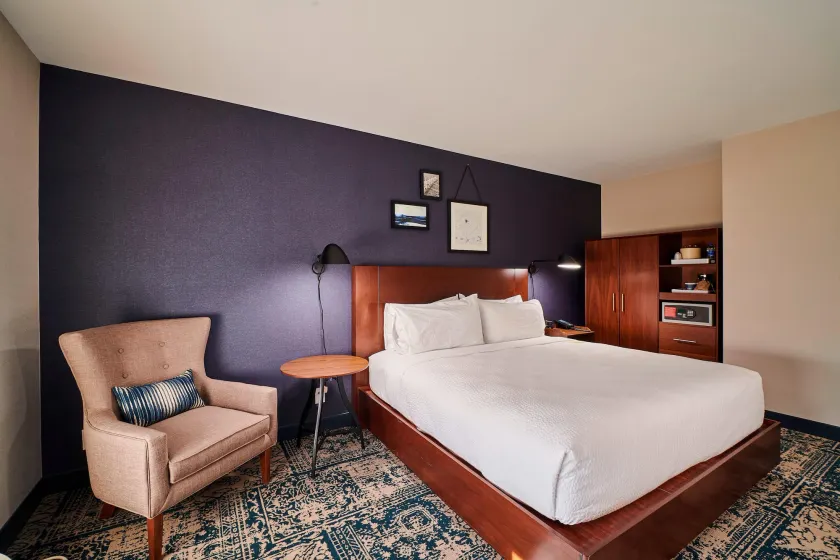 Four Points by Sheraton Cleveland-Eastlake - Image 1