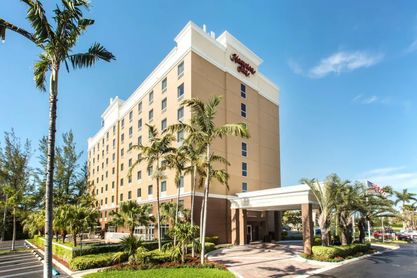 Hampton Inn by Hilton Hallandale Beach Aventura - Image 1
