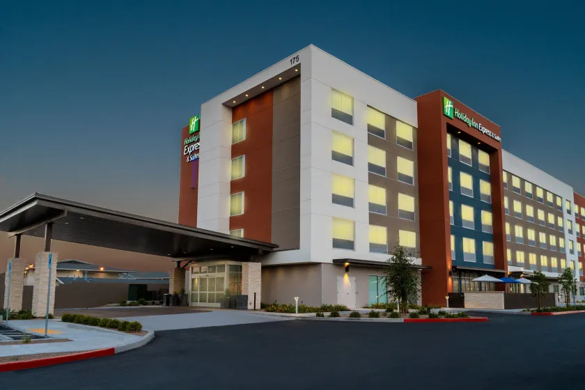 Holiday Inn Express & Suites - Las Vegas - E Tropicana by IHG - Image 1