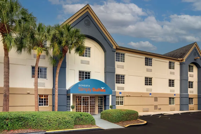 Sonesta Simply Suites Miami Airport Doral - Image 1