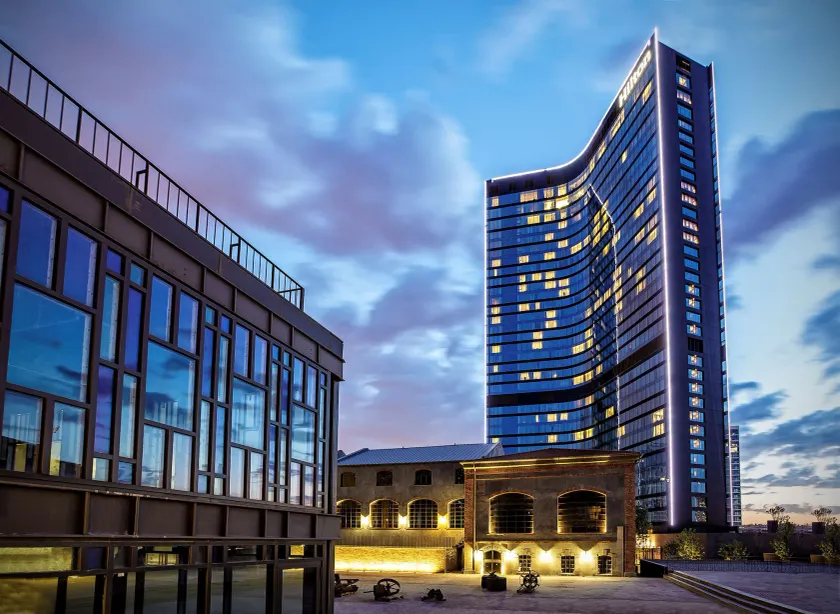 Hilton Istanbul Bomonti Hotel & Conference Center - Image 1