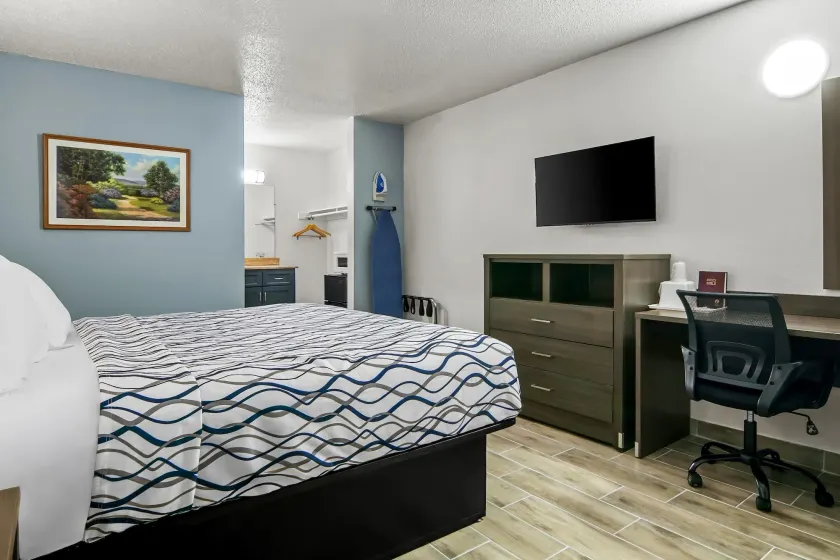 Americas Best Value Inn Weatherford - Image 1