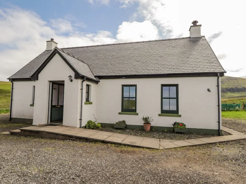 Ridge End Cottage - Image 1