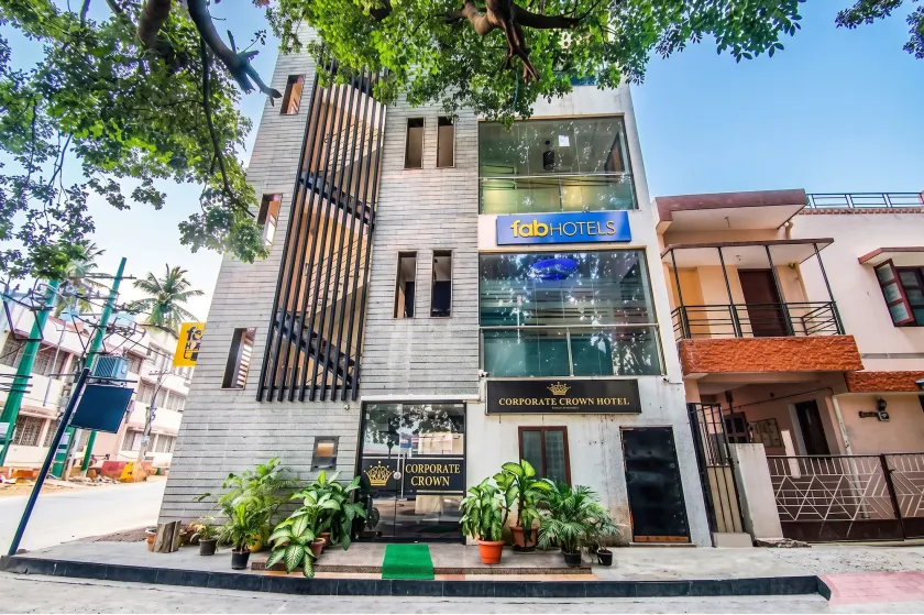 FabHotel Corporate Crown - Nr Jyoti Nivas University - Image 1
