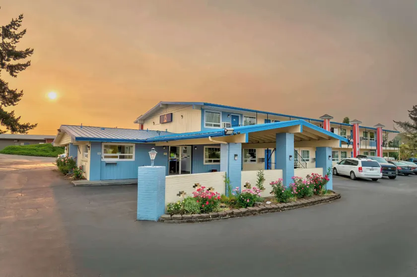 Studio 6 Suites Albany, OR - Image 1