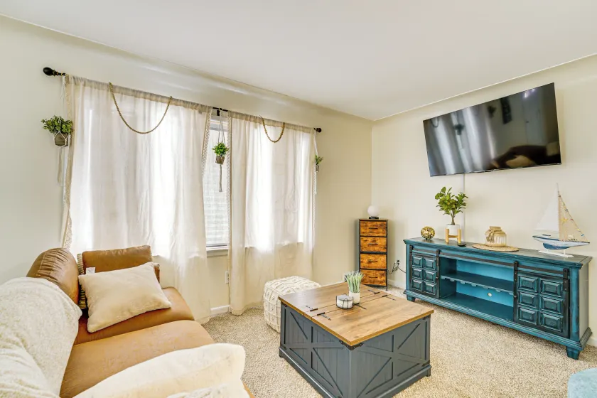 Near Detroit Metro Area: New Baltimore Home! - Image 1
