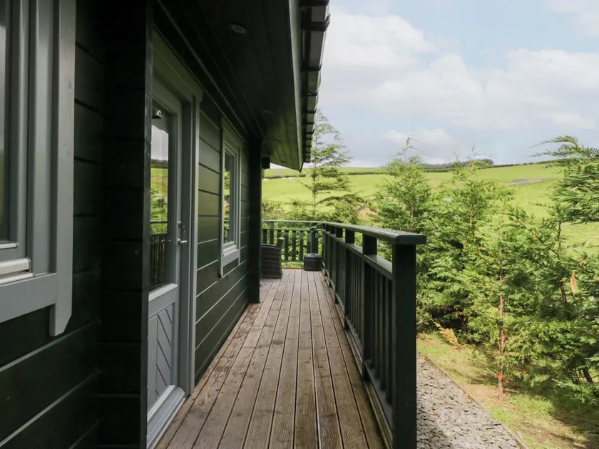 Oak Lodge - Image 1