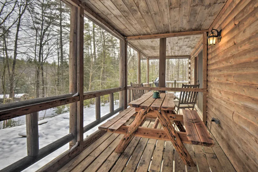 Rustic Madison 'Treehouse' Cabin with Game Room! - Innvendig