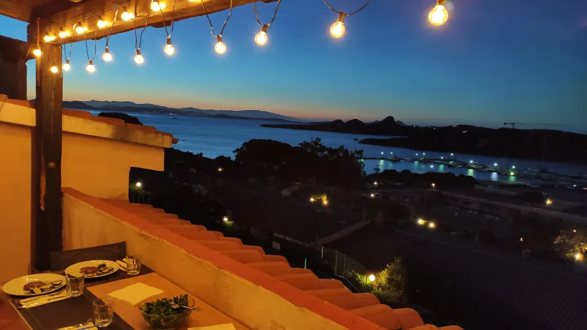 Blue Bay Apartment - Image 1