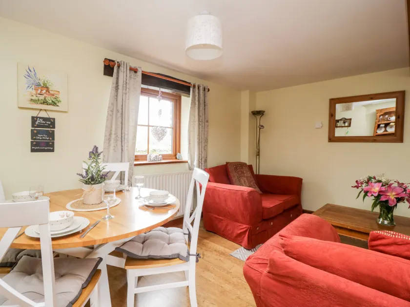 Lavender Cottage - Image 1