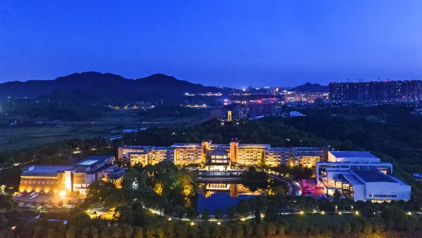 Preess Resort Hotel - Image 1