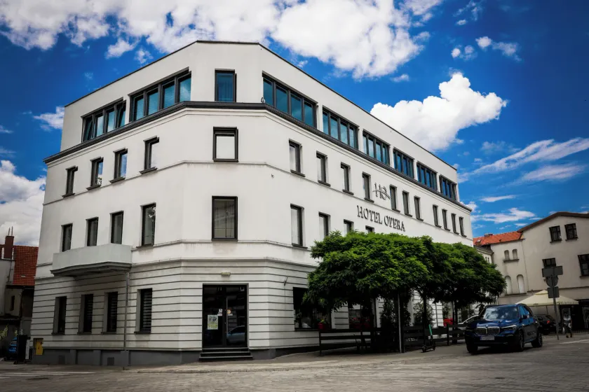Hotel Opera - Image 1