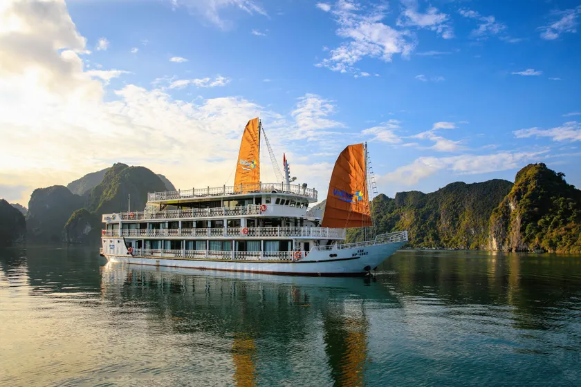 UniCharm Cruise - Image 1
