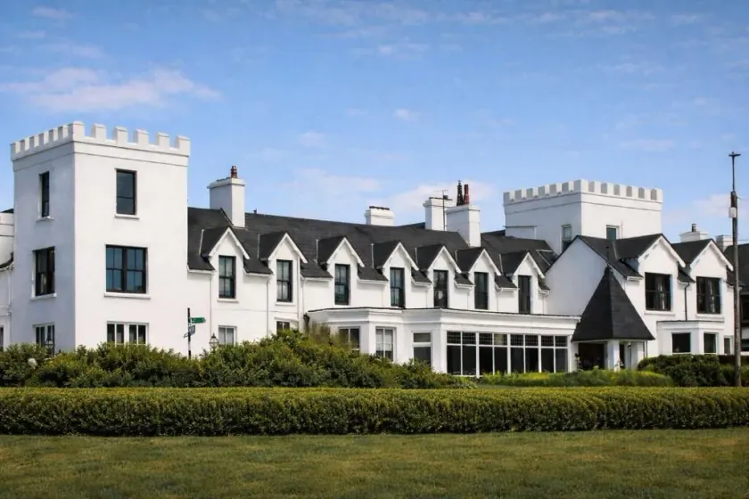 Butler Arms Hotel - Image 1