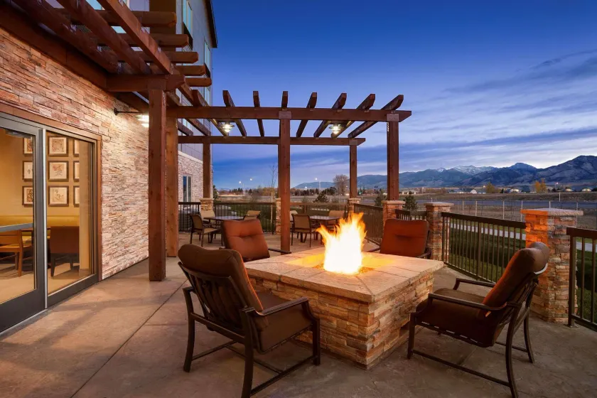 Country Inn & Suites by Radisson, Bozeman, MT - Image 1