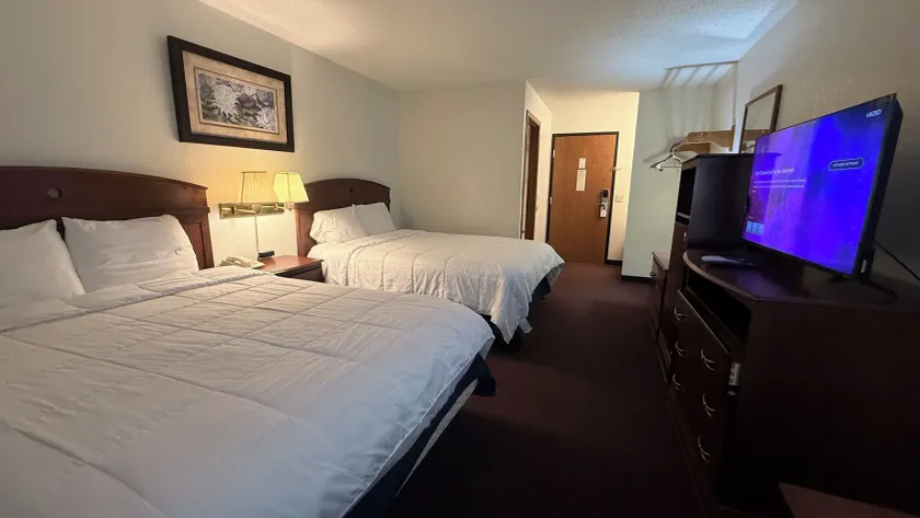 clarion hometown inn - Image 1