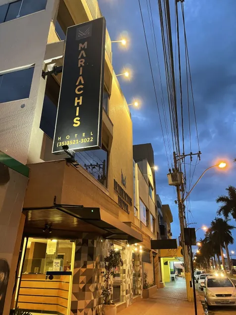 Mariachis Hotel - Image 1