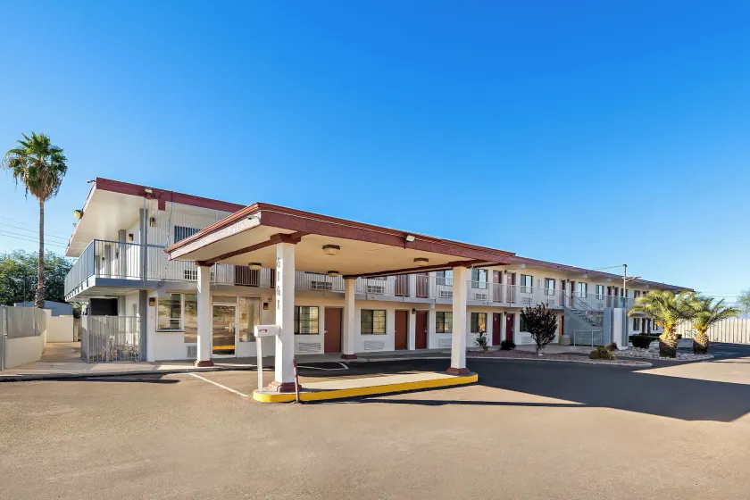 Red Roof Inn Tucson - Vail - Image 1