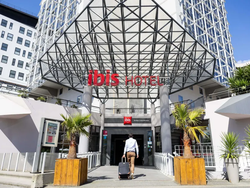 ibis Bordeaux Centre Meriadeck - Image 1