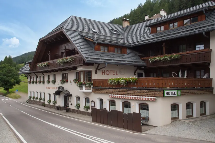 Hotel Mondschein - Image 1