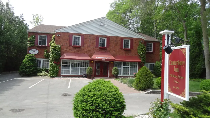 Canterbury Inn - Image 1