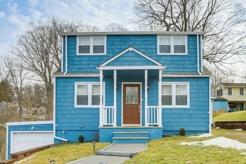 Walk to Lake Hopatcong: Vibrant Home w/ Deck! - Image 1